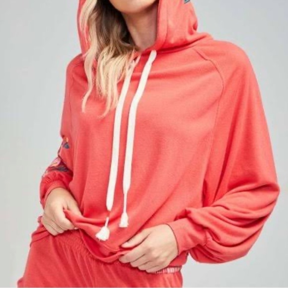 2x HP🎉 NWT Wildfox Oversized Cayenne Lotus-Embroidered Sumo Hoodie. Size X-Small - Picture 2 of 10